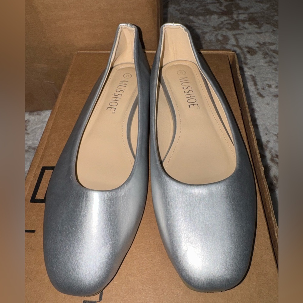 Illushoe Women's Chic Silver Flats